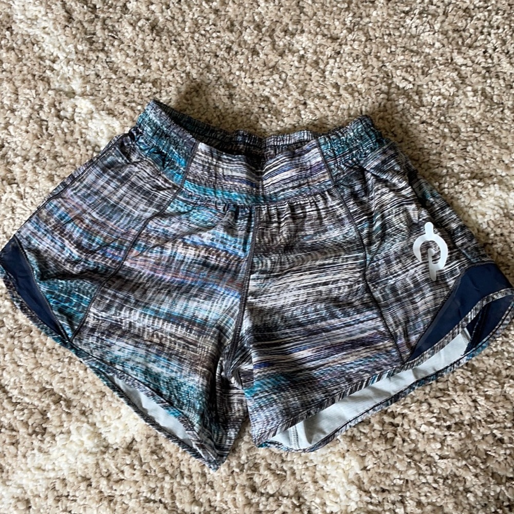 EUC Lululemon Hotty Hot shorts Peloton